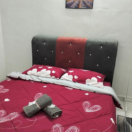 Anggun Homestay Seri Iskandar Luaran gambar