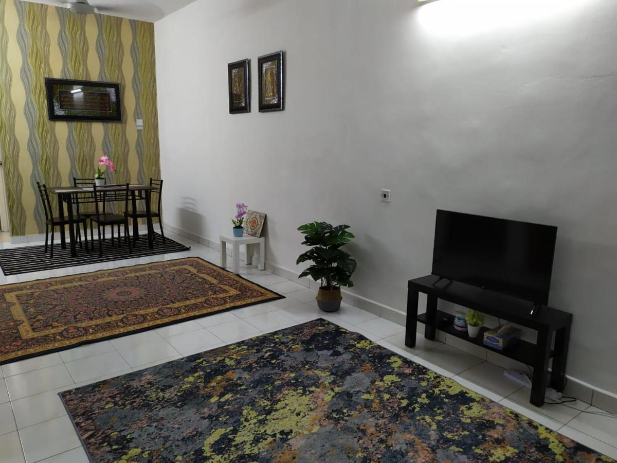 Anggun Homestay Seri Iskandar Luaran gambar