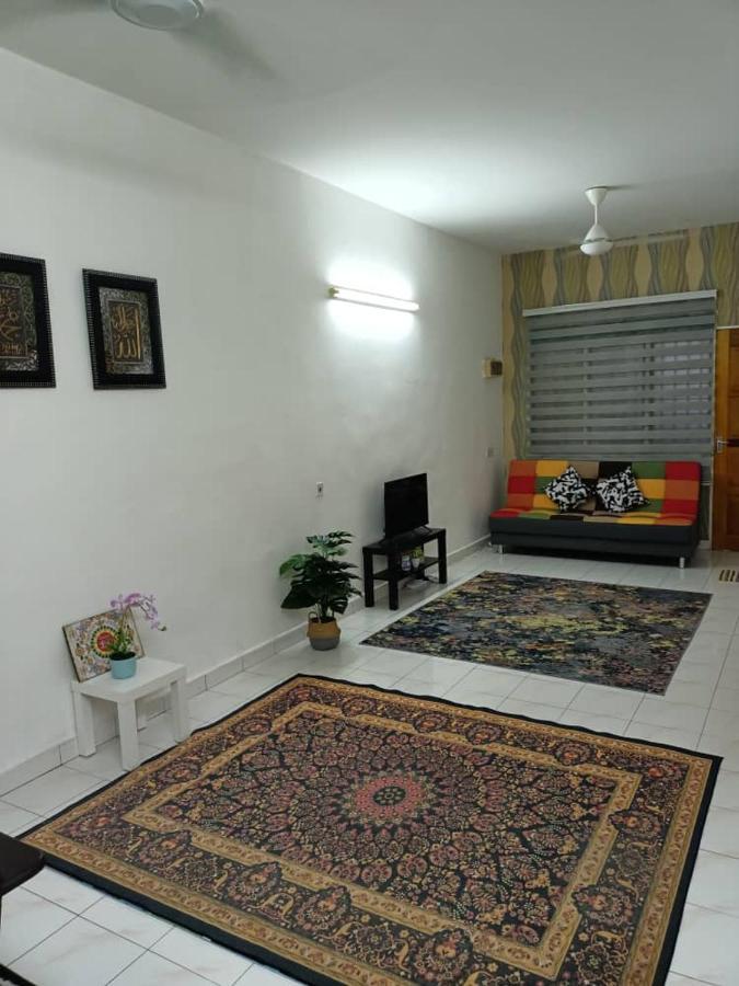 Anggun Homestay Seri Iskandar Luaran gambar