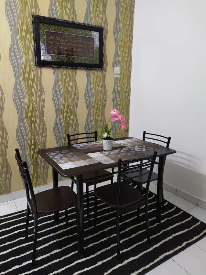 Anggun Homestay Seri Iskandar Luaran gambar