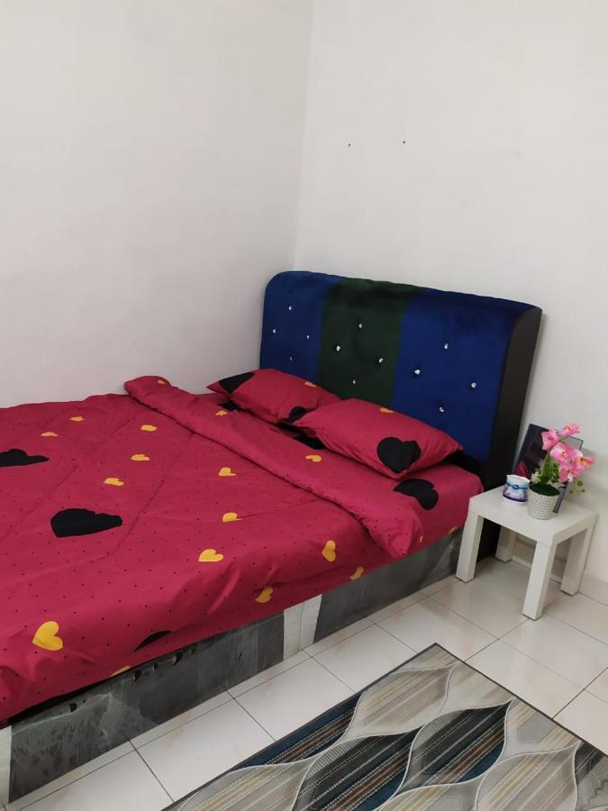 Anggun Homestay Seri Iskandar Luaran gambar