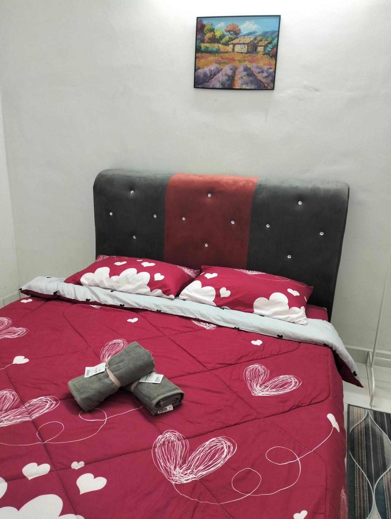 Anggun Homestay Seri Iskandar Luaran gambar