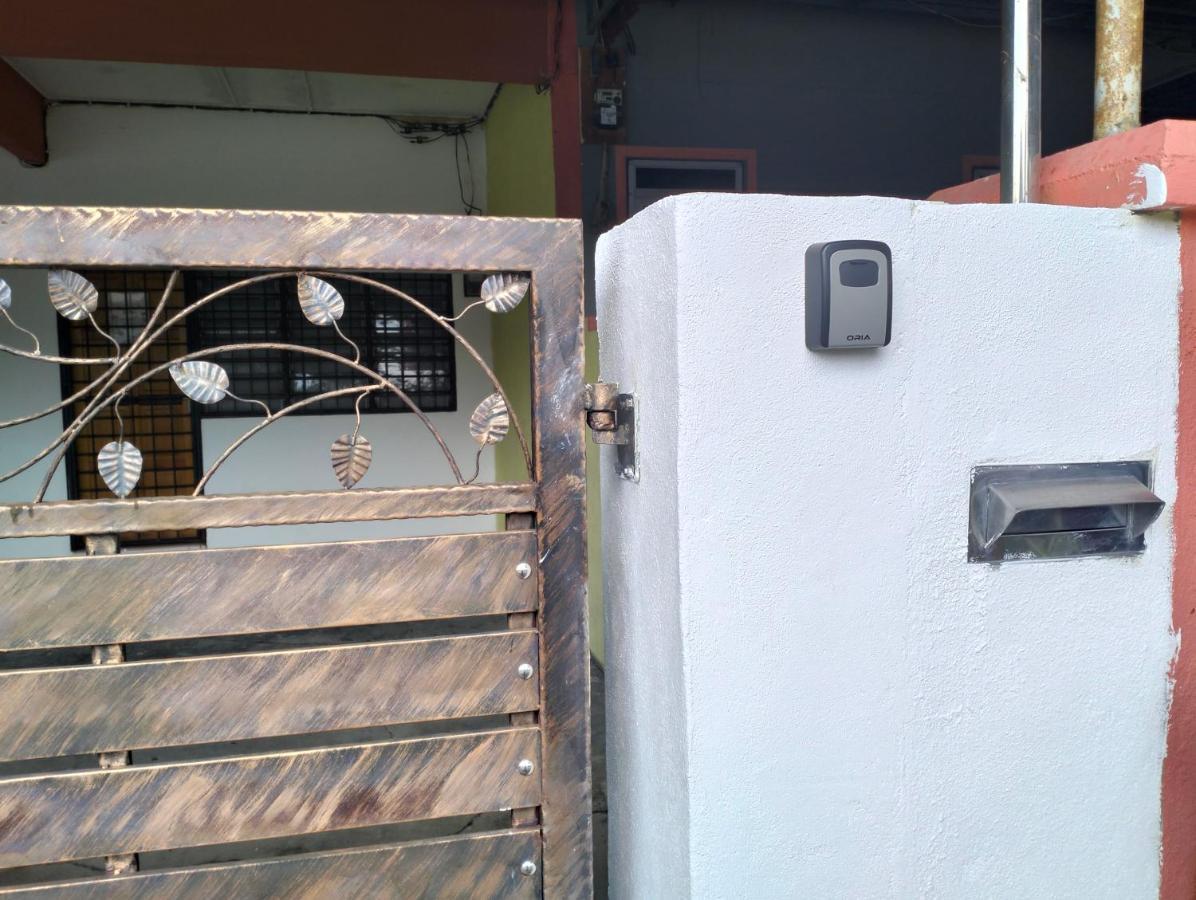 Anggun Homestay Seri Iskandar Luaran gambar